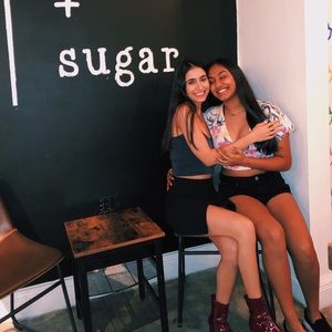 Meet your Posher, Donya